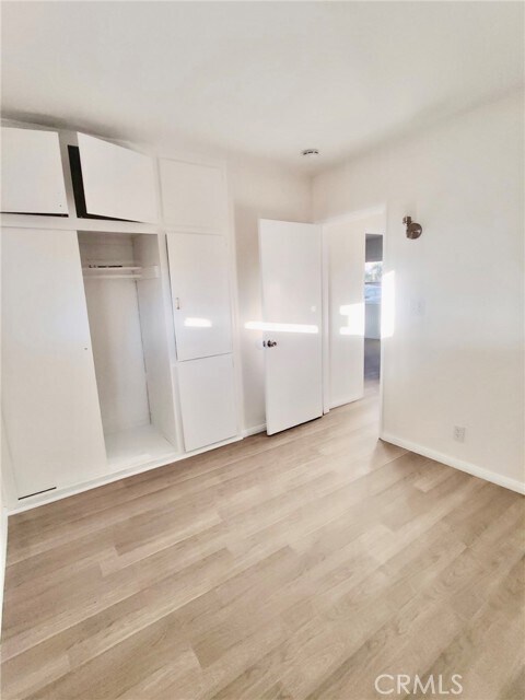 Foto del edificio - 5045 Benham Ave