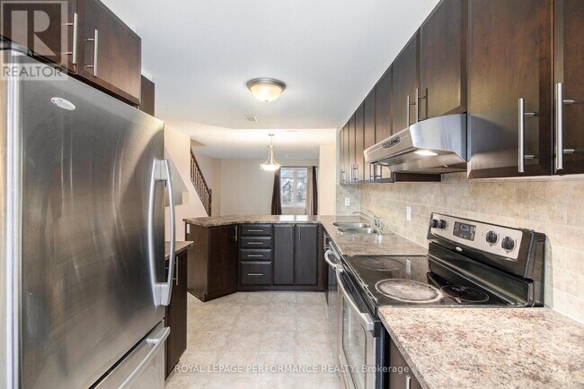 Building Photo - 772 Lakeridge Dr