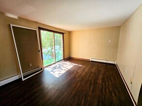Building Photo - 358 Robert Dr