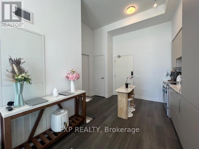 Photo du bâtiment - 3900-3900 Confederation Pkwy