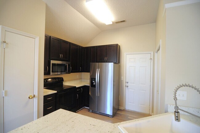 Building Photo - 104 Postwood Ct