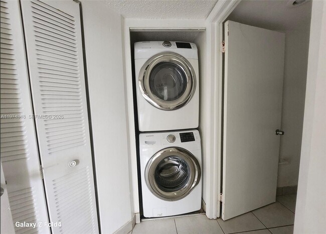 Building Photo - 8365 SW 152nd Ave