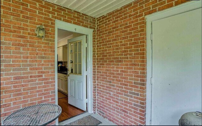 Foto del edificio - 3921 Overbrook Dr