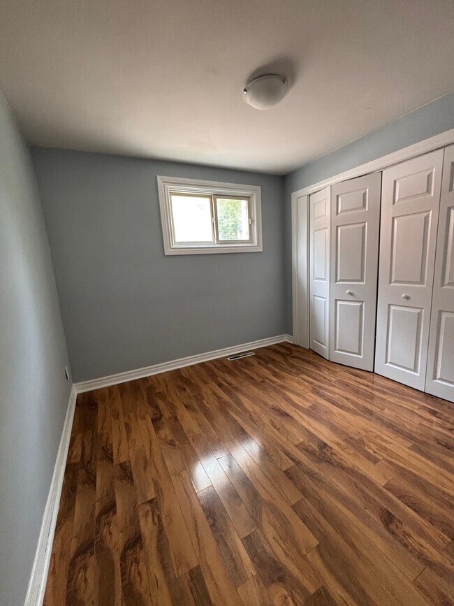 Photo du bâtiment - 85 Centre St W