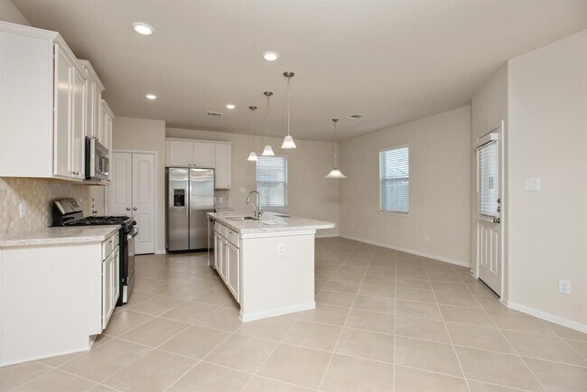 Building Photo - 18860 Aspen Briar Cir