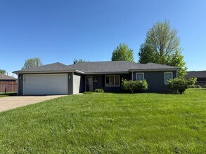 Building Photo - 3916 Fox Ridge Dr