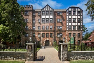 Building Photo - 37 Woodmere Blvd