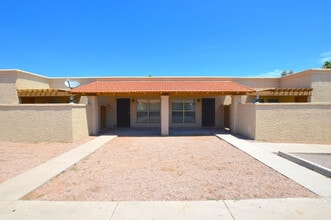 Building Photo - 785 N Arrowhead Dr