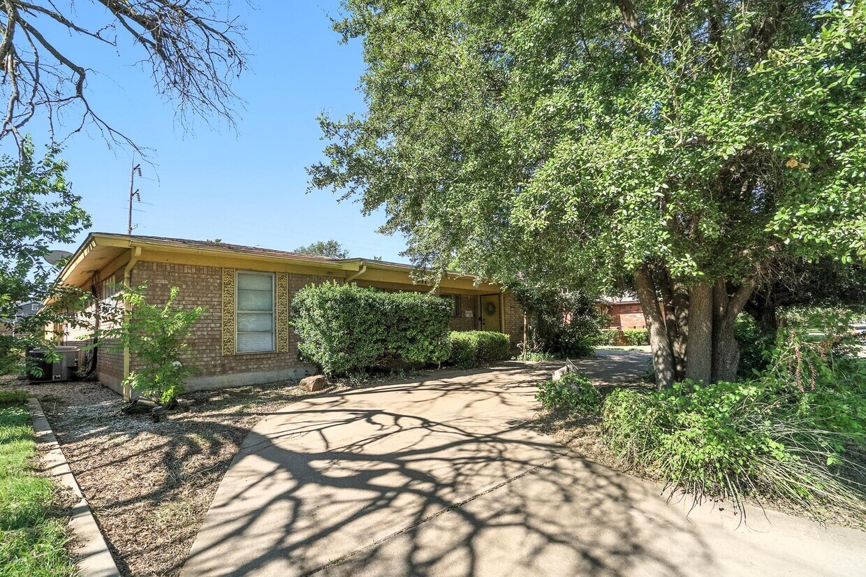 Foto principal - 3347 S 27th St