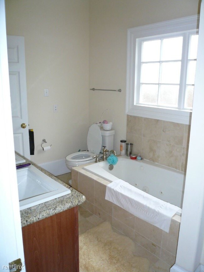 Building Photo - 4 br, 4 bath House - 2471 N Rampart