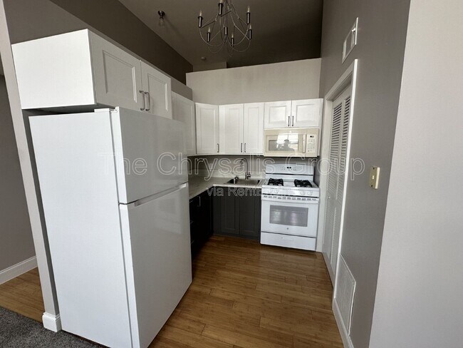 Foto del edificio - 217 W Main St