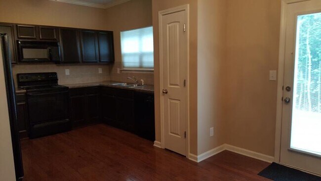 Building Photo - 4775 Beacon Ridge