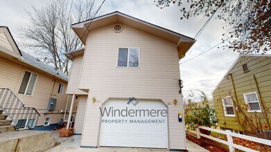 Building Photo - 615 SE Birch Ave