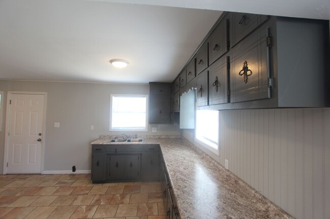 Foto del edificio - 3 Bedroom, 1.5 Bath! New on the Market!  B...