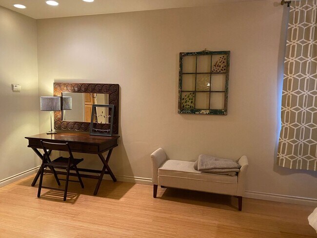 Foto del edificio - Fully furnished rental in downtown Anchorage