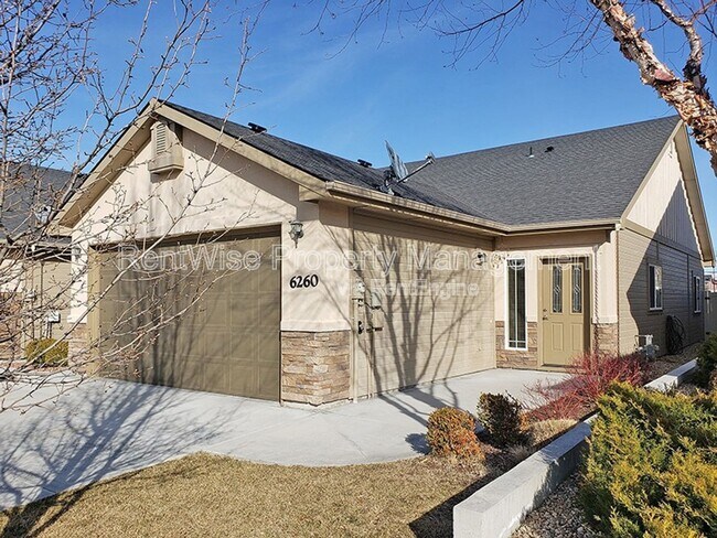 Building Photo - 6260 N Maximus Pl
