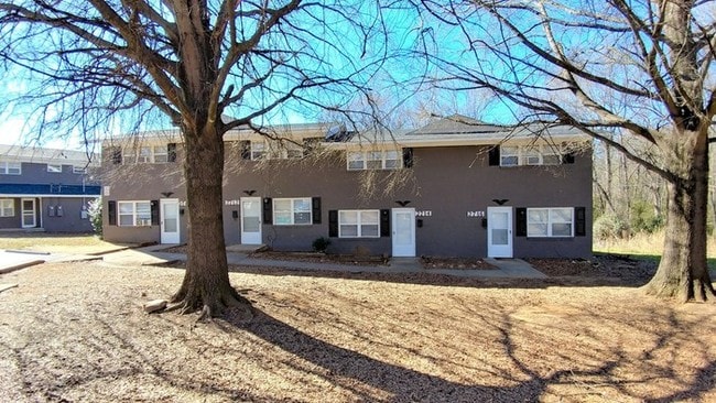 Foto del edificio - Two Bedroom Townhome