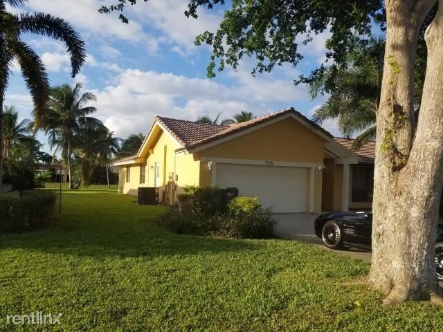 Foto del edificio - 2 br, 2 bath House - 7175 NW 4th Ave