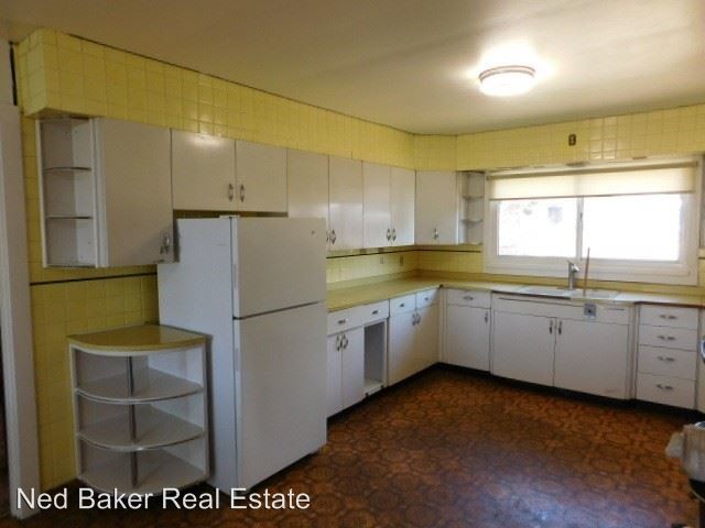 Building Photo - 4 br, 1 bath House - 15854 Silver Falls Hwy.