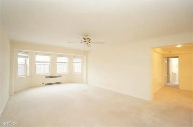 Building Photo - 13500 Shaker Blvd