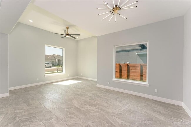 Building Photo - 38 Lago Delton