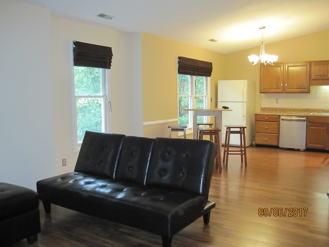 121 Westview Dr Unit 50, Carrboro, NC 27510 Condo for Rent in