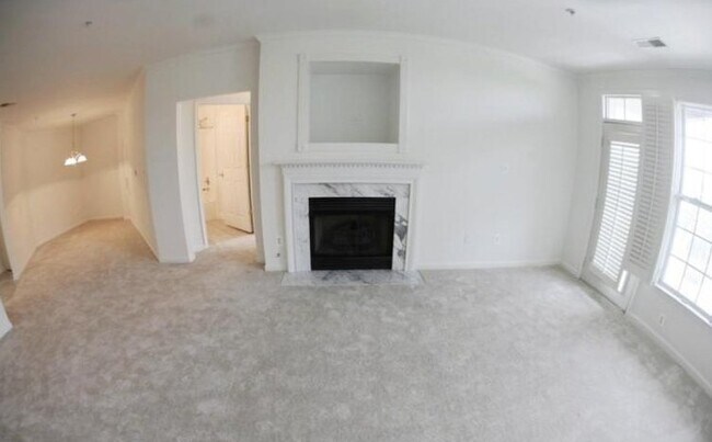 Foto del edificio - 8183 Carnegie Hall Ct