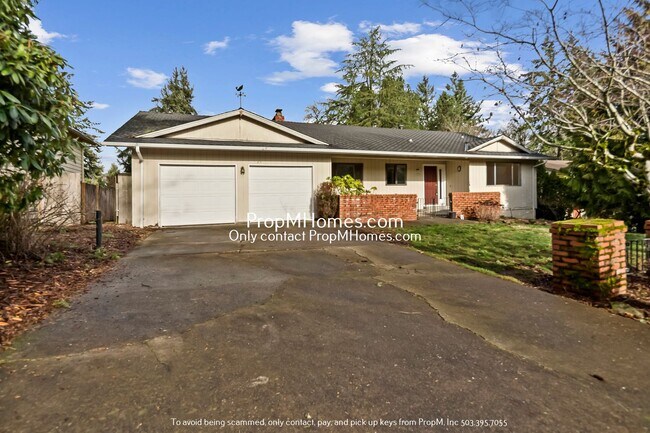 Building Photo - Updated Five Bedroom Home In Palisades!