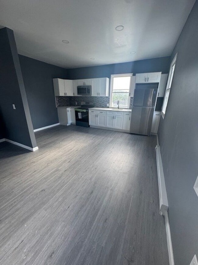 Foto del edificio - 116 E Ridge St