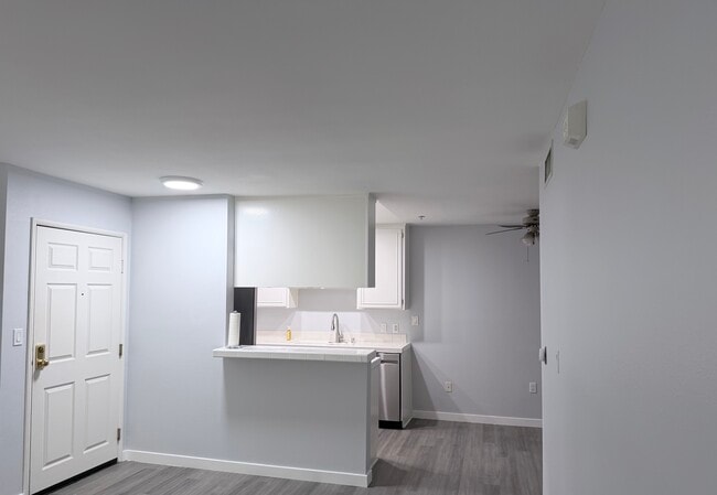 Building Photo - 4501 Cedros Ave