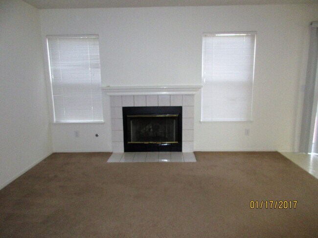 Foto del edificio - Lovely Home in Sought-After Neighborhood