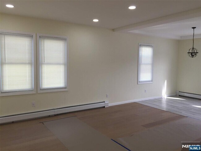 Foto del edificio - 248 2nd St