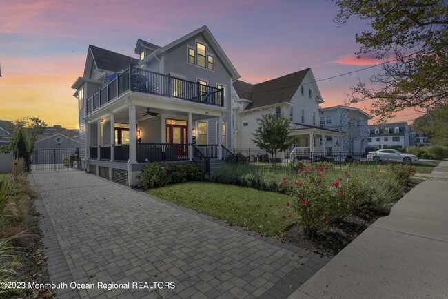 Building Photo - 314 7th Ave