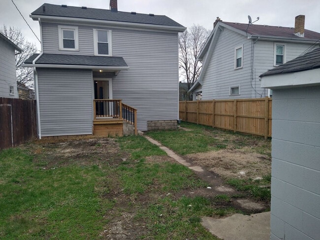 Building Photo - 587 S Ogden Ave