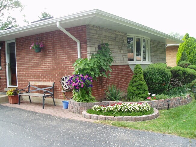 Foto del edificio - 590 Clayton Ln