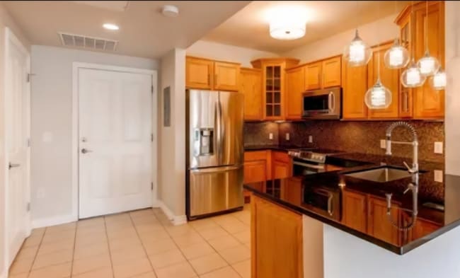 Foto del edificio - 2700 E Cherry Creek S Dr