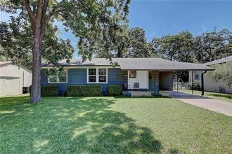 Building Photo - 1803 Romeria Dr