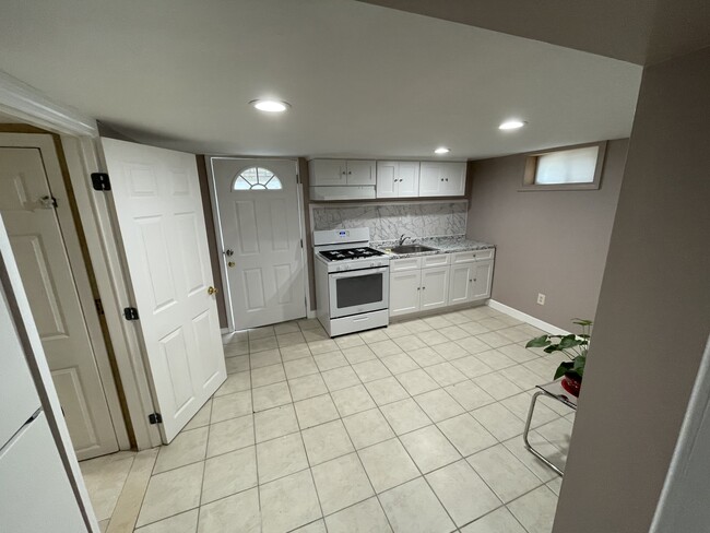 Building Photo - 200 Hunnewell Ave
