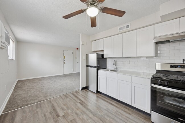 Foto del edificio - 9305 Ashton Rd