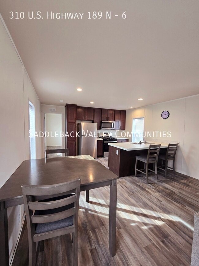 Building Photo - 310 US-189