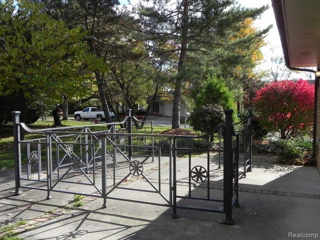 Building Photo - 6928 Northpoint Dr