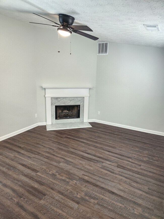 Foto del edificio - 2146 Briar Glen Ln SW