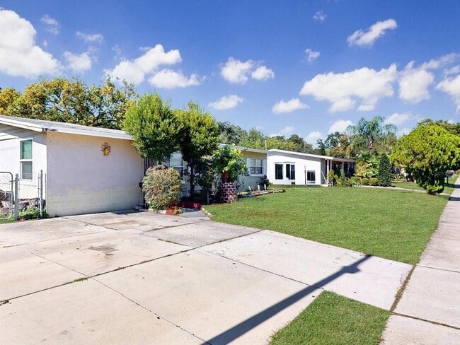 Building Photo - 2502 N Beaumont Ave