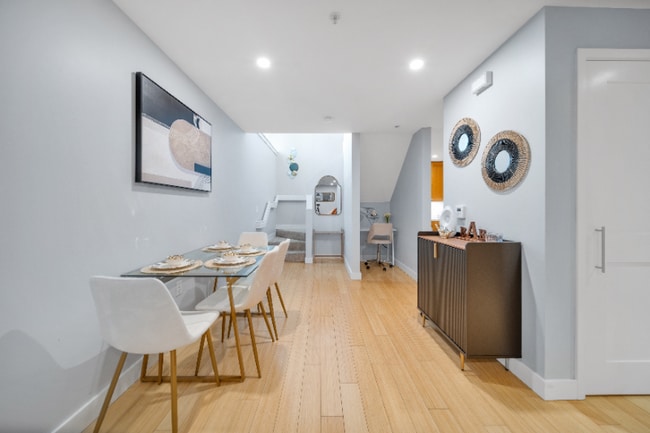 Building Photo - W E