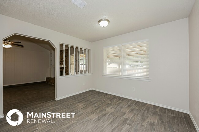 Building Photo - 620 Huntwich Dr