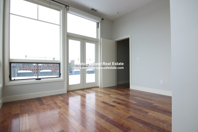 Building Photo - 520 Harrison Ave