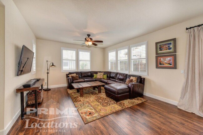 Building Photo - Fabulous upgrades
