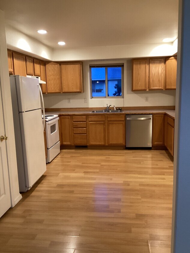 Foto principal - 10 Oak Ave