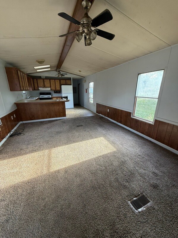 Primary Photo - 265 Walter Dr