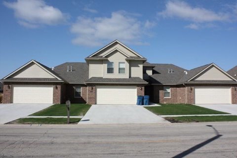 Building Photo - 653 N Edgemere Dr